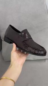 Fashionable Designer Genuine Leather Womens Loafers Large Size New Exquisite Slip-On Flats Comfortable Commuting Leather Shoes