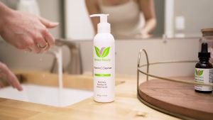 Huyết thanh Vitamin C cho mặt 20% với Axit Hyaluronic & Vitamin E 1 fl. Oz.