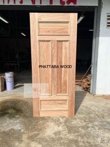 ประตูไม้เนื้อแข็ง ทึบลูกฟักเรียบ 4 ช่อง ไม่ตีลายคิ้วเสริม ประตูหนา 3.5ซม.