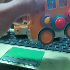 Đồ chơi xe phiên bản hoạt hình vui nhộn cho bé yêu..