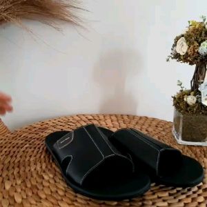 Sendal Kulit Sapi Pria.(Garansi 100% uang kembali jika sendal. bukan kulit)