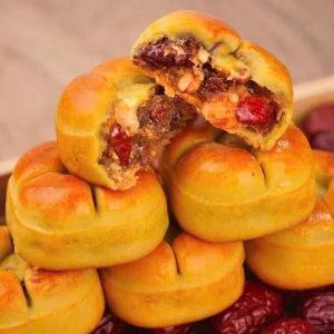 Baked Cake with Red Apple and Walnuts – Nutritious Ideal for Diet and Seniors