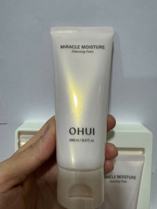 Tuýp sữa rửa mặt Hàn Quốc ẩm mịm sạch sâu se khít O HUI Miracle Moisture Cleansing Foam 100ml