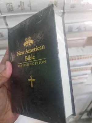 New American Bible - Revised Ed.: CATHOLIC Bible/ Hardbound / 6.5 X 1 X 4.5 INCHES
