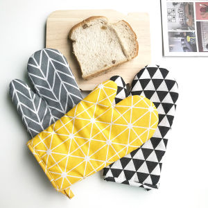 1pcs Anti-Hot Gloves Kitchen Cooking Cotton Microwave Oven Gloves Mitts Pot Pad Heat Proof Protect
