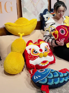 Lion Plush Hugging Pillow Soft Stuffed Animal Huggables Pillow for Children Stuffed Toy Suitable for Special Event