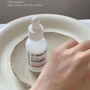 Tinh Chất Trắng Da MEDI-PEEL Serum Gluthione 600 White Ampoule dưỡng da với hàm lượng cao Glutathione 30ml