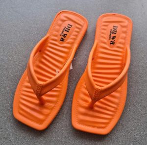 dép xỏ ngón nữ chất liệu cao su dẻo mềm mang êm chân siêu bền tiện lợi size 37 đến 40.