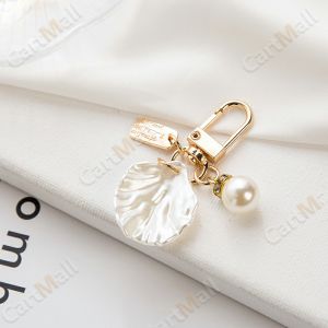 Cute Pearl Shell Keychain For Girl Creative Small Gifts Ins Metal Jewelry Pearl Pendant Ladies Fashion Accessories