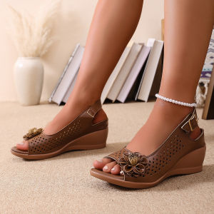 Free Shipping Plus-Size Floral Wedge Sandals For Women 2026 New Collection Retro And Fashionable Casual Style With Buckle Closure Solid Color Roman-Style Sandals