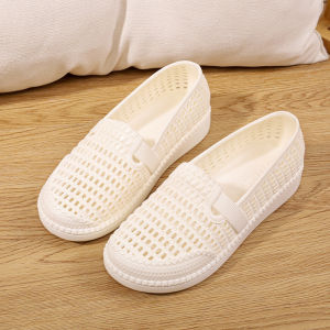 Giày Đục Lỗ Đi Mưa Nữ Chống Trơn Trượt Thoáng Khí Giày Búp Bê Nữ Nhựa Dẻo Đi Biển Thời Trang