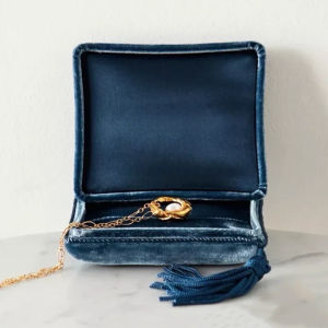 Elegant Vintage Style Velvet Jewelry Box with Chain for Rings Earrings - High-Quality Storage Case