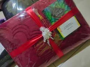💯 EXCLUSIVE DESIGN SEJADAH 💯SEJADAH TEBAL GEBU TATAMI / HANTARAN KAHWIN/ HADIAH (Besar 128 x 78 x 2cm )+ FREE GIFT