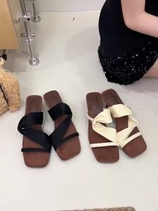 [Free Shipping] 2026 Spring New Style WomenS Flip-Flop Flat Sandals Elegant Outdoor Slippers Vacation Style Beach Sandals