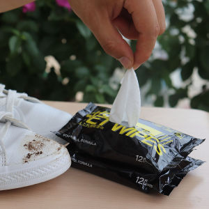 Khăn ướt vệ sinh giày (Sneaker Canvas Vải...) chuyên dụng. Miếng vệ sinh giày có bọt nhỏ gọn hiệu quả tiện dụng