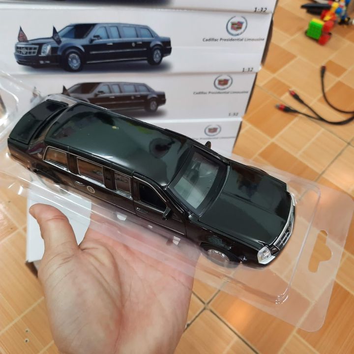 Xe%20m%C3%B4%20h%C3%ACnh%20%C3%B4%20t%C3%B4%20Cadillac%20Presidential%20limousine%20t%E1%BB%89%20l%E1%BB%87%201:32%20b%E1%BA%B1ng%20s%E1%BA%AFt%20xe%20m%E1%BB%9F%20%C4%91%C6%B0%E1%BB%A3c%20c%E1%BB%ADa%20c%C3%B3%20%C3%A2m%20thanh%20v%C3%A0%20%C4%91%C3%A8n%20-%20Image%206