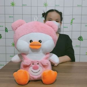 Thú bông Vịt Má Hồng Áo Gấu Dâu Lotso nhiều màu lông mịn cho bé