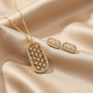 Fashion necklace pendant - Luxury and exclusive small-scale collar chain accessory 个性新款铜镶锆满钻几何项链女高级感轻奢时尚不掉色爆款耳钉套装