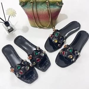 7Li European and American Flat Square Toe Flip Flops Crystal Shoes New Summer Fashion Womens Sandals Color Diamond Outdoor Womens Slippers