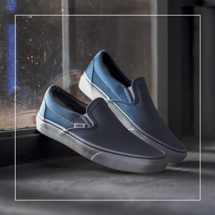 Terbaik Sepatu Vans Classic Slip-On 'Navy' Vans Pria Wanita