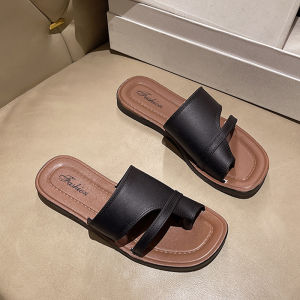 LKfashion งานเข้าใหม่พร้อมส่ง รองเท้าแตะทรงสวมผู้หญิง ดีไซน์เกาหลีแฟชั่น ทรงดี ดีเทลงานเก๋มาก ใครชอบงานสวยๆ ดีไซน์แฟชั่นไม่ซ้ำใคร ขอแนะนำต้องรุ่นนี้เลย