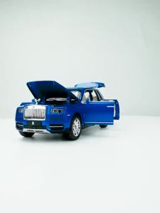 2025 LEO 1:24 & 1:32 Rolls Royce Cullinan โมเดลรถโลหะผสมของเล่นสำหรับเด็กผู้ชาย ของขวัญสำหรับเด็ก SUVDC