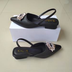 SANDAL WANTA TERBAIK TERBARU HELLS