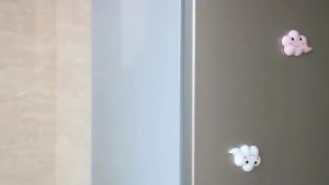 Mumystation Kunci Safety Lock Pintu Kulkas Serbaa: Pengaman Pintu Kulkas Mudah Digunakan