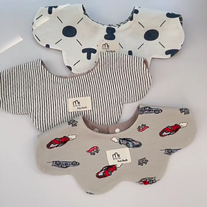 ผ้ากันเปื้อนเด็กทารกนุ่มสบายผ้าพาดบ่าสองด้านดีไซน์กลีบดอกไม้360องศาสำหรับน้ำลายไหลหลายรูปแบบ