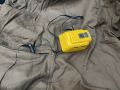 Áo chống rét Dewalt USA màu nâu. 