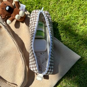 กระเป๋าผ้าใส่ดินสอ ลายตาราง ลายดอกไม้🍪👩🏻‍💻✨