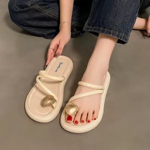 [Free Shipping] Shell flip-flops slip-on sandals for women new summer versatile flat-soled vacation casual beach shoes