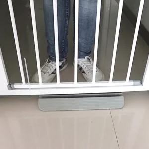 ready stockCOD Baby Safety Gate Fence Auto Closed Baby Gate SafetyGate 3-locked Baby Safety Bed Fence