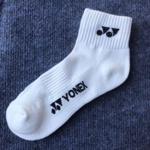 Tất Yonex linning cổ trung tất vớ cầu lông thể thao cao cấp trắng đen mẫu mới sport socks