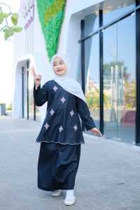 Qiarinn - Stelan Rok Kurung Melayu Bordir Bahan Katun Toyobo