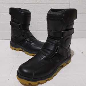 Sepatu trail pendek clasik termurah HITAM