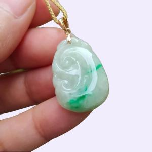 18k gold clasp added to this Natural Type A Jadeite Jade crafted as Ruyi Pendant certificate weighs 4.5 grams measurement 24.6 * 17.3 * 5.6 mm (18kp77)