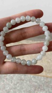 สร้อยข้อมือ สร้อยข้อมือหยก สร้อยข้อมือหยกแท้ สร้อยข้อมือหยกดิบ สร้อยข้อมือหยกพม่า กำไล กำไลหยก กำไลหยกแท้ กำไลหยกดิบ กำไลหยกพม่า สร้อยข้อมือหยกพม่าดิบแท้ Jadeite Type A สีขาวขนาดเม็ดหยก 7 มม.