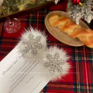 Snowflake Plush Hairpin for Women 2024 Autumn Winter New Style Internet Celebrity Super Glitter Christmas Element Hair Accessories