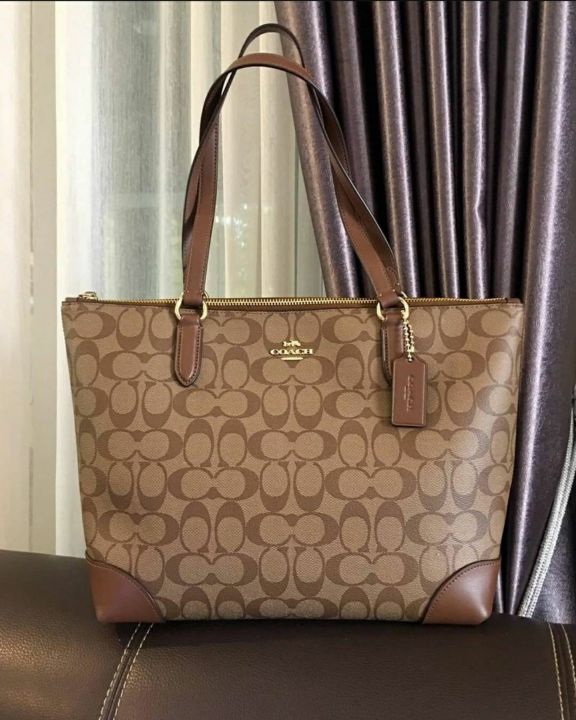 Coach zip tote hot sale in signature canvas