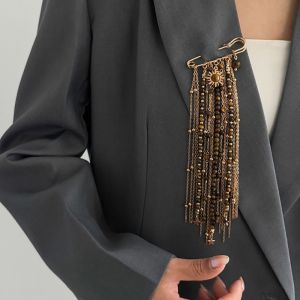 TFHDFHRG Paper Clip Shape Golden Beaded Tassel Brooch Light Luxury Style Floral Pin Tassel Chain Pins Suit Alteration Accessory Alloy Badge Tassel Ornaments Spring Summer