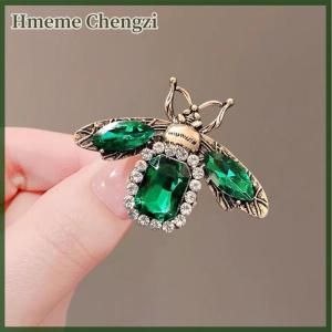 Hmeme Vintage Bee Rhinestone Brooch For Women Retro Insect Breast Pin Clothes Corsage Ladies Party Dress Ornaments Jewelry