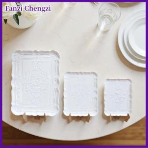 Fanzi แผ่นจานอาหารลายนูนขนาดเล็กของเล่นจำลองบ้านตุ๊กตา1ชิ้น