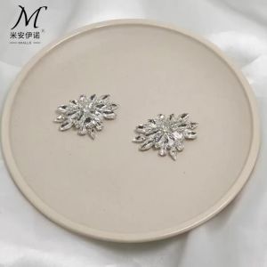 [Free Shipping] Exclusively Designed For Light Luxury High-End Rhinestone Shoe Buckles In Snowflake Shape Detachable And Versatile For Parties And Commuting Suitable For High-Heeled Shoes
