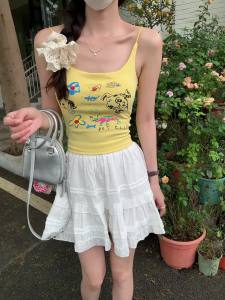 Dazzlin  เสื้อสายเดี่ยวขนาดเล็กสไตล์ไทยสีเหลืองสำหรับผู้หญิง