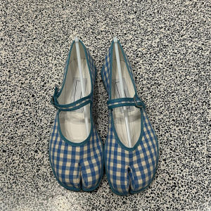 Sheepskin Version ~ Korean Style Niche Pigs Knuckle Split Toe Womens Shoes with Plaid Genuine Leather Mary Jane Pumps Womens Flat