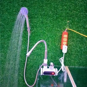 Máy nước nóng lạnh lắp đặt tại vòi vòi nước nóng lạnh trực tiếp (VÒI XẢ MÊM) có thể bẻ đi các hướng