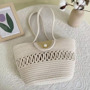 LHShoess สต๊อกแน่น กระเป๋าสะพายแฟชั่น ทรงสวย ใบใหญ่ ใครสายพกไม่ควรพลาด สีสันคุมโทนไม่ฉูดฉาด แมทช์ง่าย รุ่นนี้ไม่ซื้อคือพลาดมาก จัดเลย