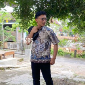 KEMEJA BATIK PRIA LENGAN PENDEK LAPIS FURING MOTIF SEKARTAJI LAWASAN FLORIST