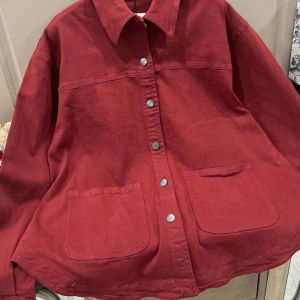 TIENSTYLE - Áo Sơ Mi Jean Đỏ Cổ Bẻ Nắp Túi Dài Tay Dành Cho Nữ Áo Bò Giặt Màu Đỏ Mận
